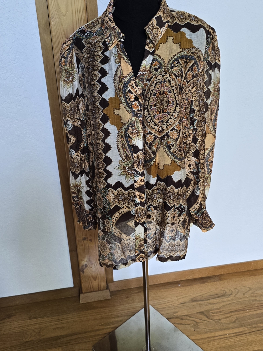 Paparazzi Brown & Gold Paisley Button-Up Top